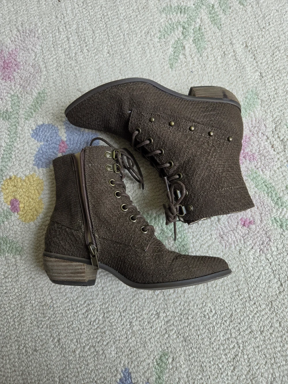 JOYFOLIE Eliza Boot in Brown size 2 Youth